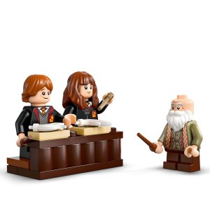 Lego Hogwarts Castle Charms Class 76442 (204 Pieces)