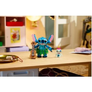 Lego Stitch & Scrump 43296 (713 Pieces)