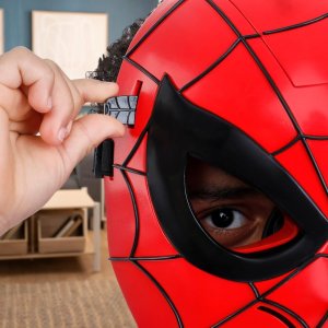 Hasbro Marvel Spider-Man Glow FX Mask
