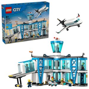 Lego Airport with Airplane 60502 (887 Pieces)